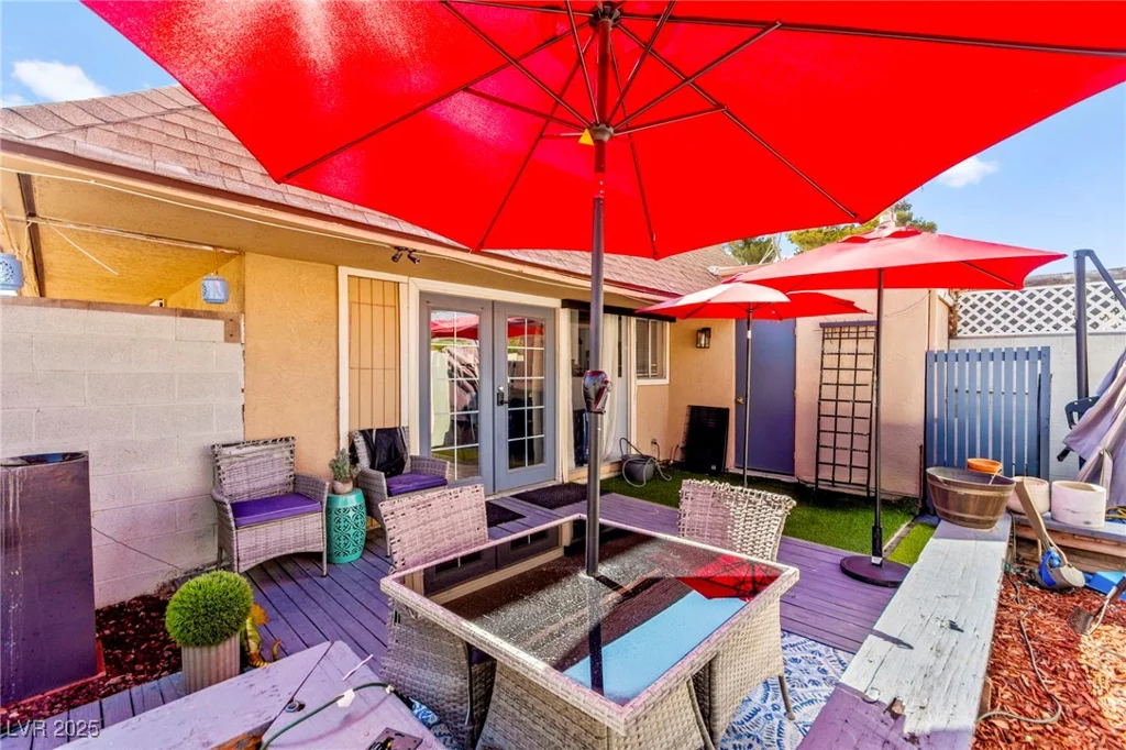 2569 Paradise Village, Las Vegas, NV 89120