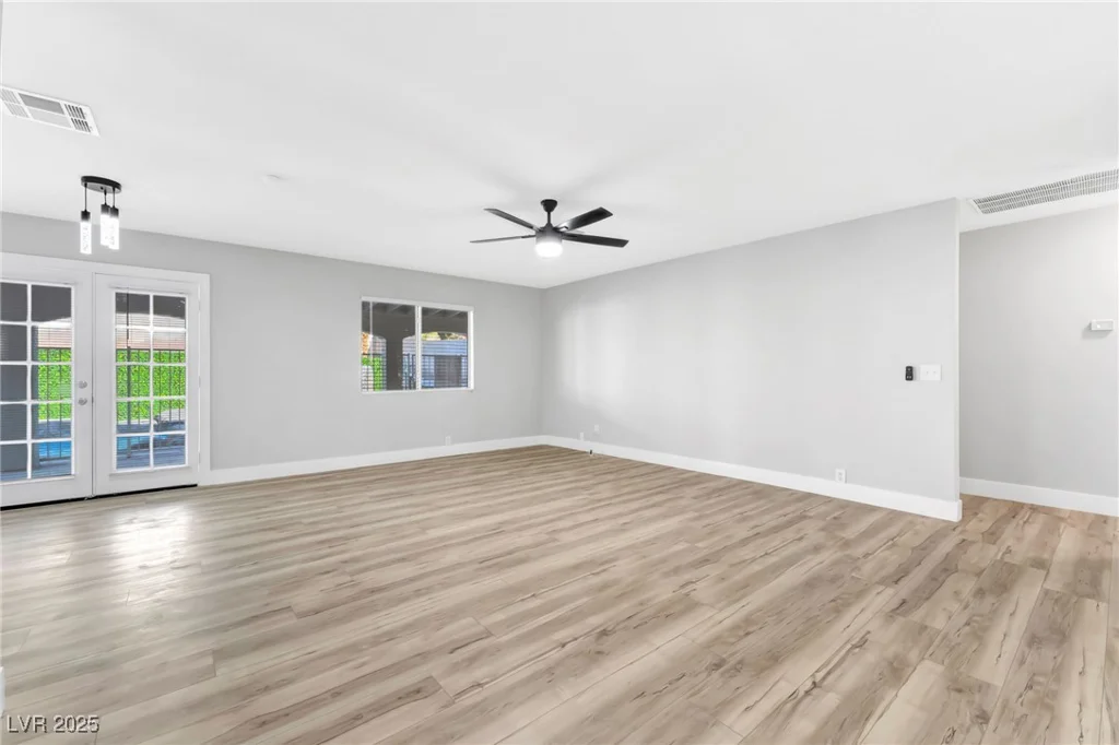 5453 Yvonne, Las Vegas, NV 89122