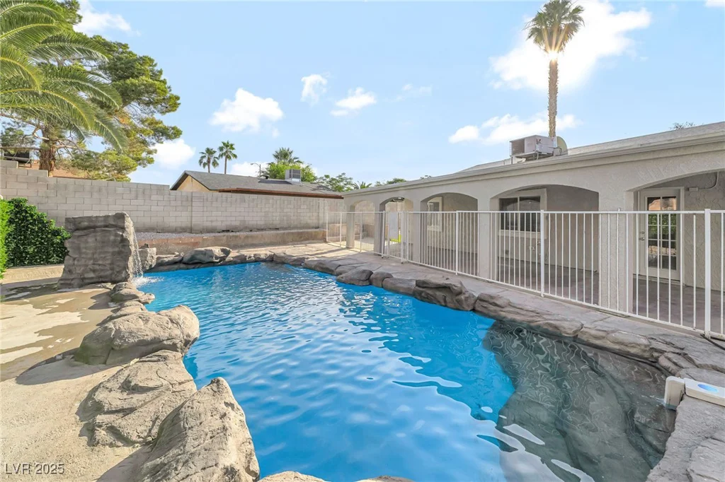 5453 Yvonne, Las Vegas, NV 89122