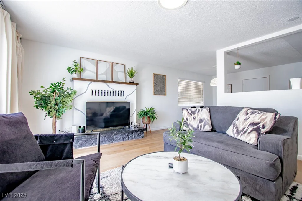 6301 Garwood, Las Vegas, NV 89107