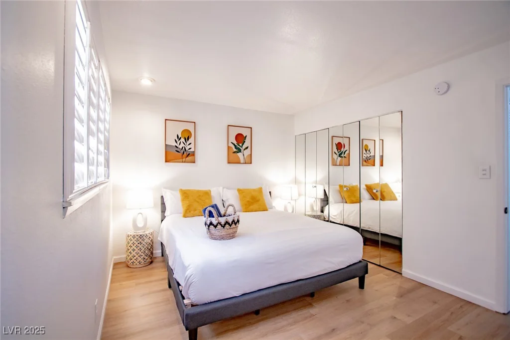 6301 Garwood, Las Vegas, NV 89107