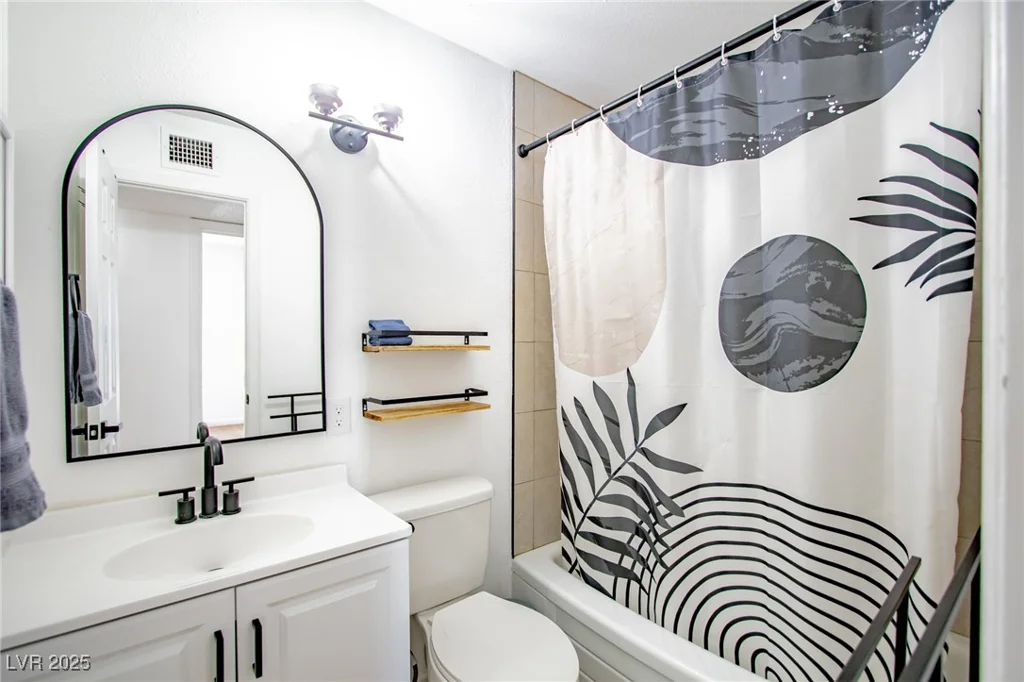 6301 Garwood, Las Vegas, NV 89107