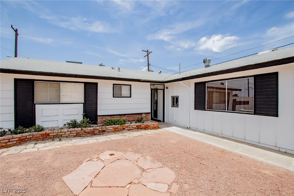 6301 Garwood, Las Vegas, NV 89107