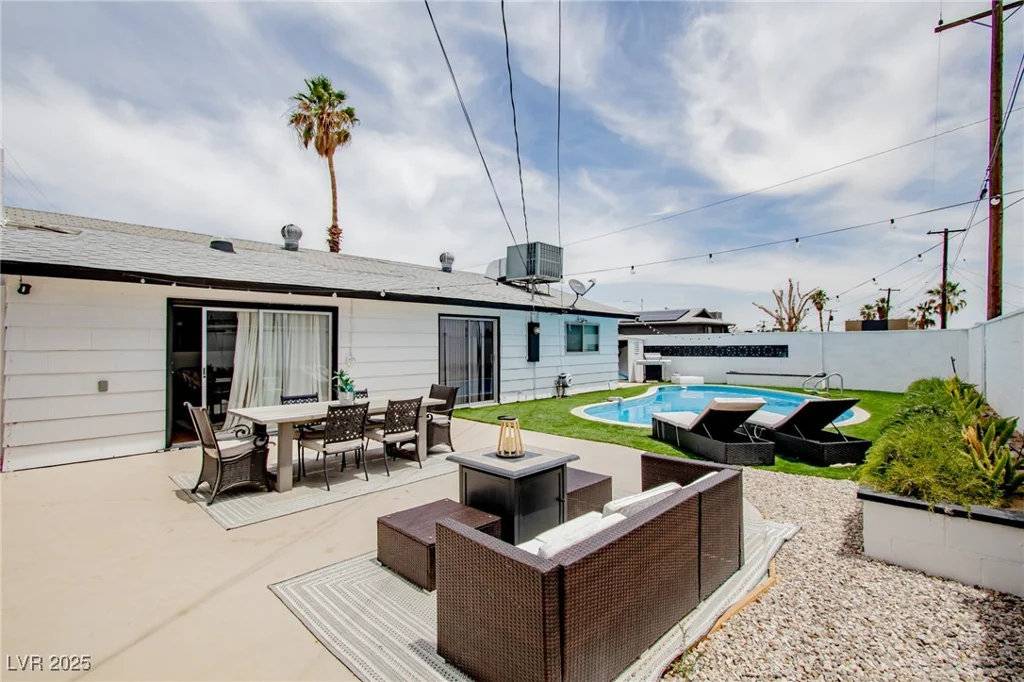 6301 Garwood, Las Vegas, NV 89107