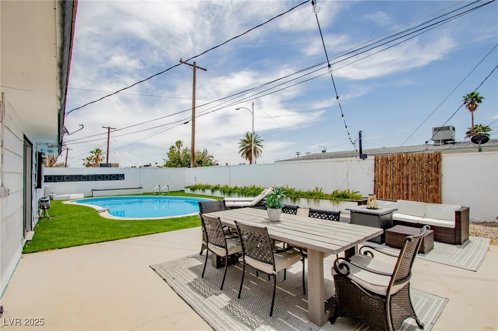 6301 Garwood, Las Vegas, NV 89107
