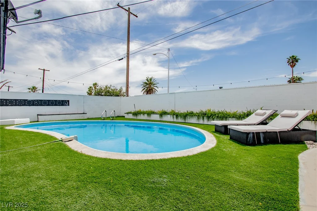6301 Garwood, Las Vegas, NV 89107