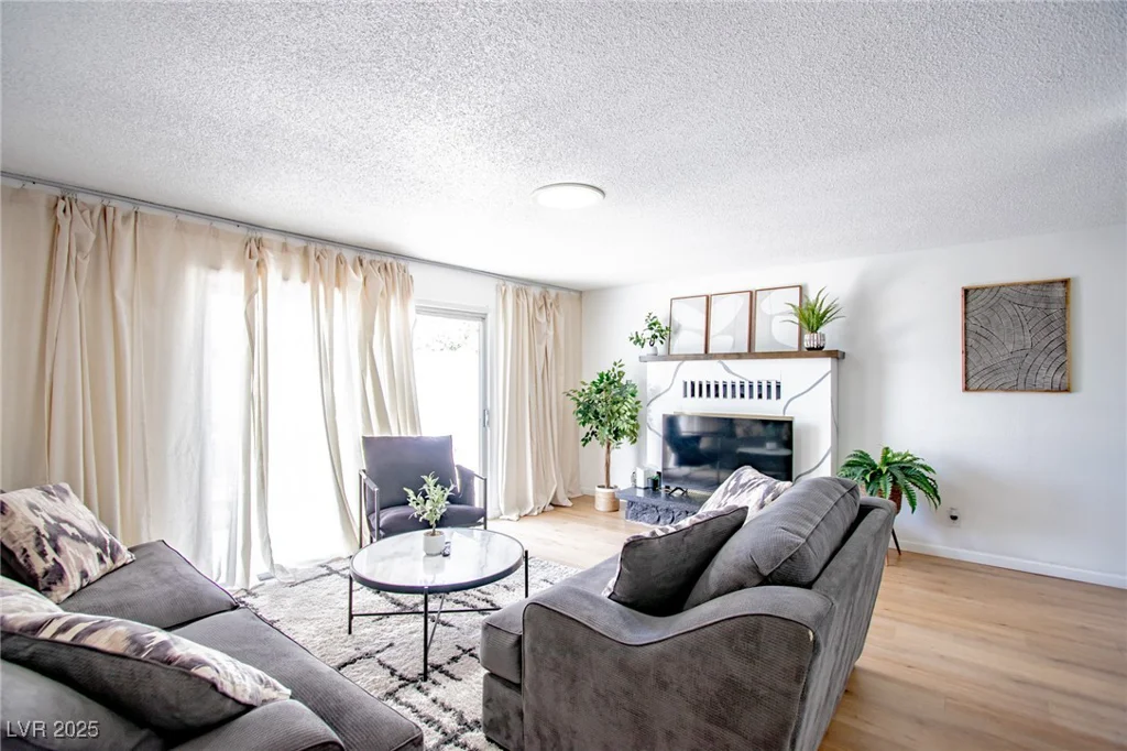 6301 Garwood, Las Vegas, NV 89107