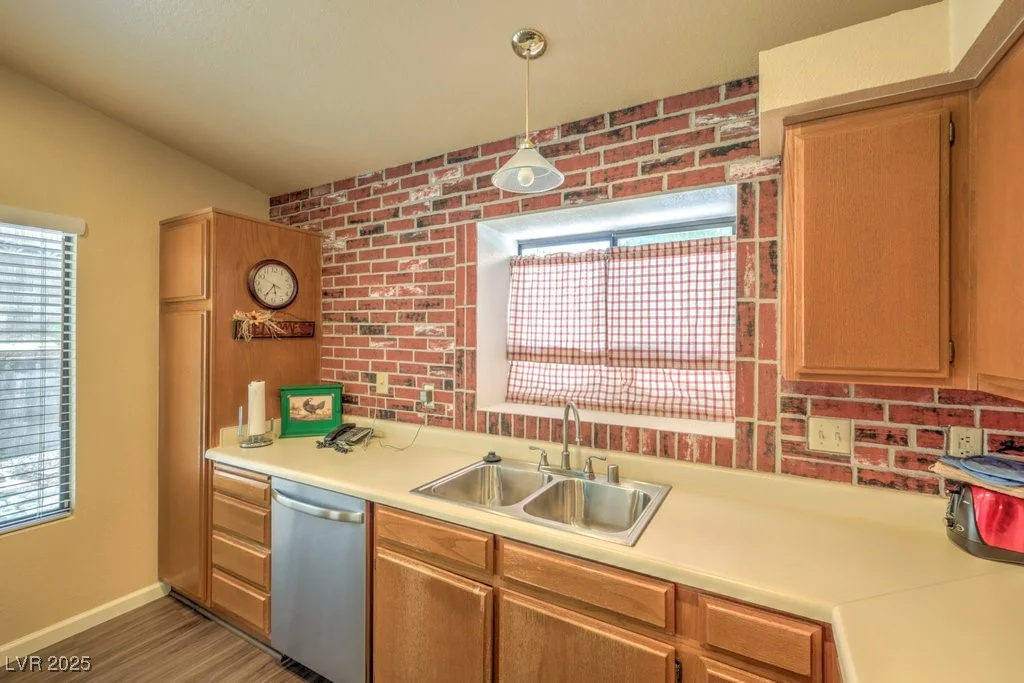 6961 Ray Charles, Las Vegas, NV 89119