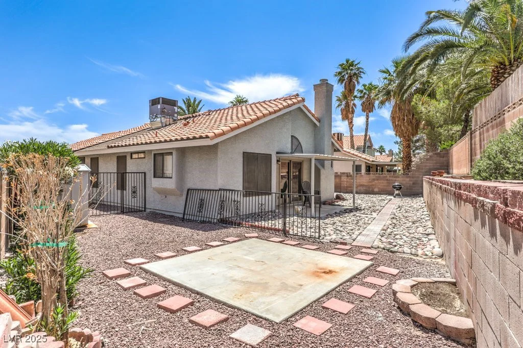6961 Ray Charles, Las Vegas, NV 89119