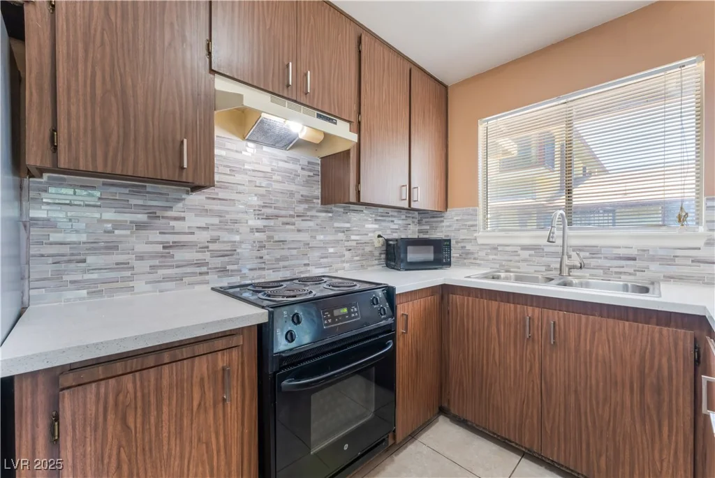 1470 Elizabeth, Las Vegas, NV 89119