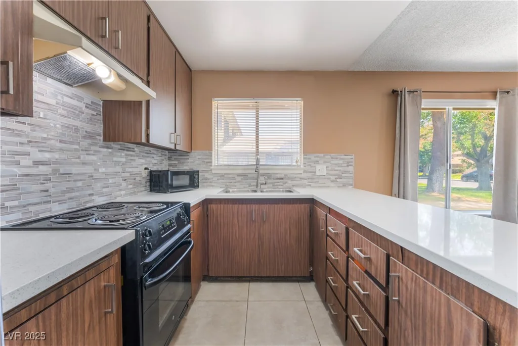 1470 Elizabeth, Las Vegas, NV 89119