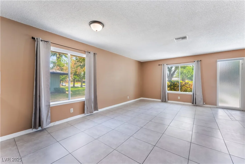 1470 Elizabeth, Las Vegas, NV 89119