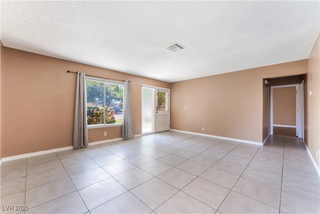 1470 Elizabeth, Las Vegas, NV 89119