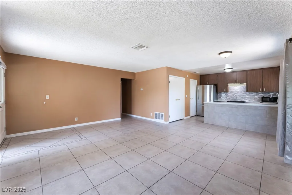 1470 Elizabeth, Las Vegas, NV 89119