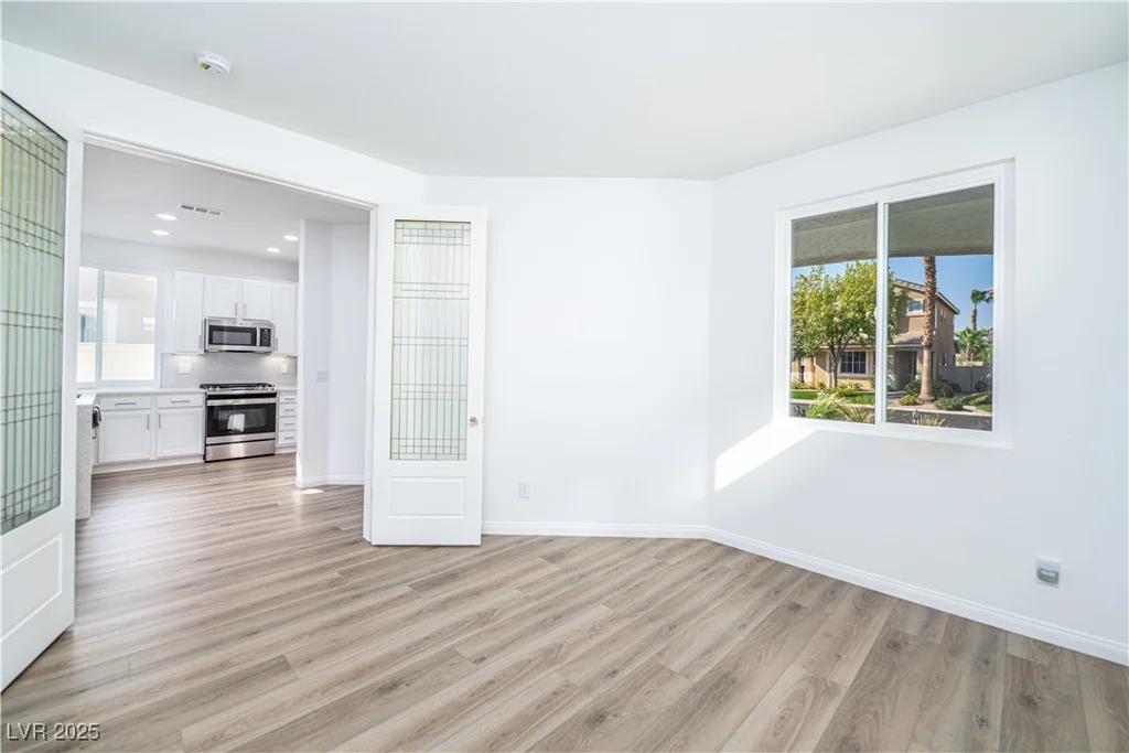 669 Elliot Peak, Las Vegas, NV 89183