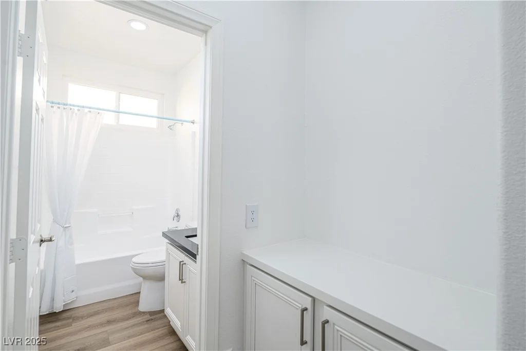 669 Elliot Peak, Las Vegas, NV 89183