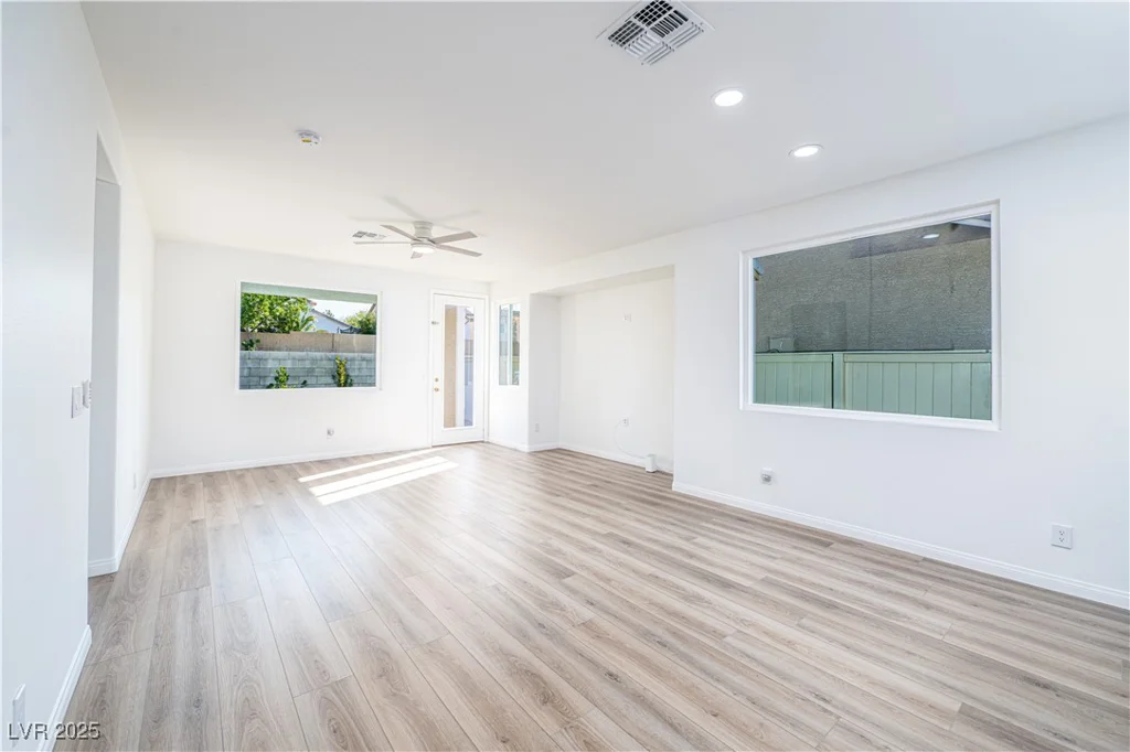 669 Elliot Peak, Las Vegas, NV 89183