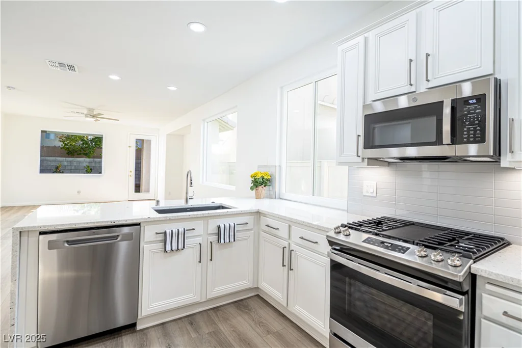 669 Elliot Peak, Las Vegas, NV 89183