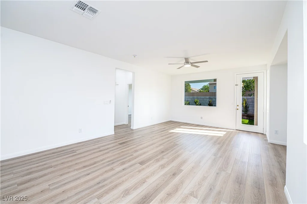 669 Elliot Peak, Las Vegas, NV 89183