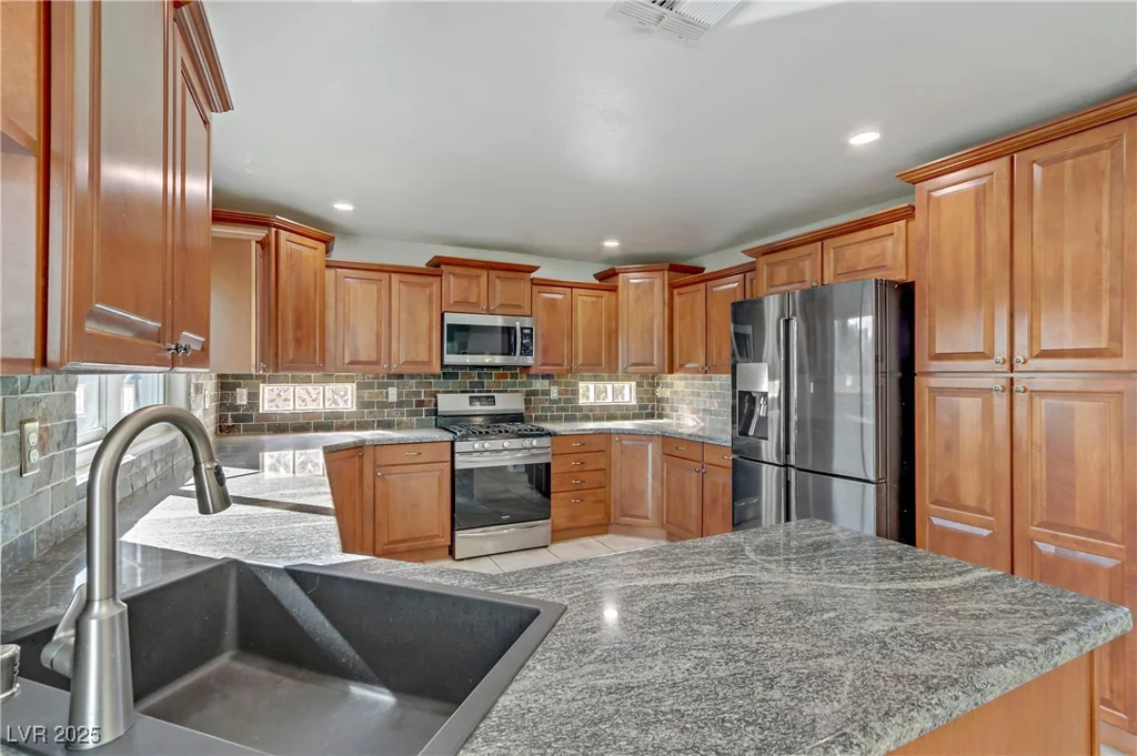 7973 Macklin, Las Vegas, NV 89129