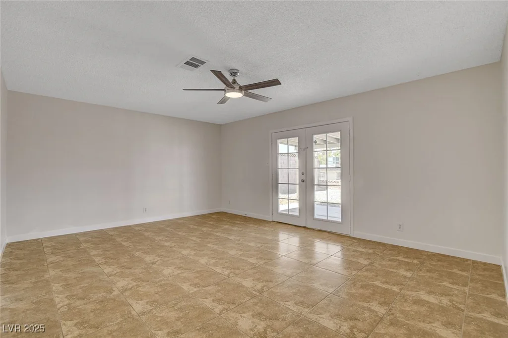 4484 Bennett, Las Vegas, NV 89121