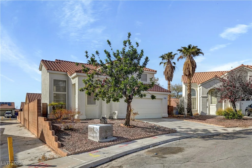 2573 Rafferty Creek, Las Vegas, NV 89156
