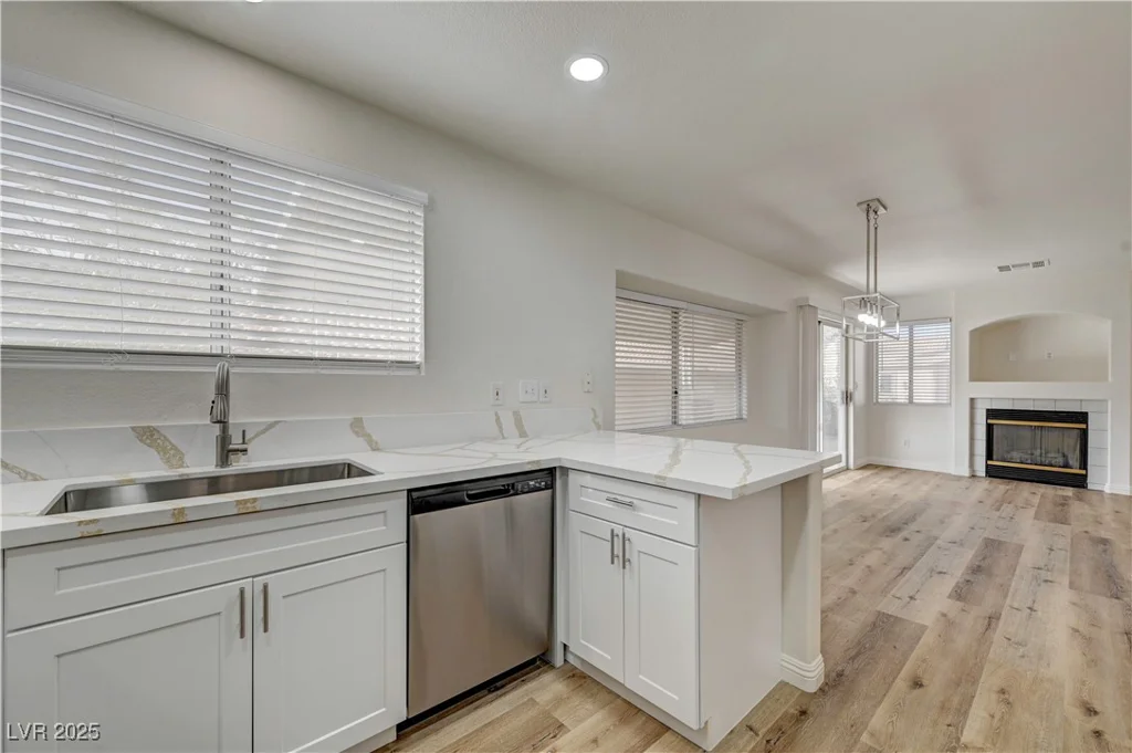 2573 Rafferty Creek, Las Vegas, NV 89156