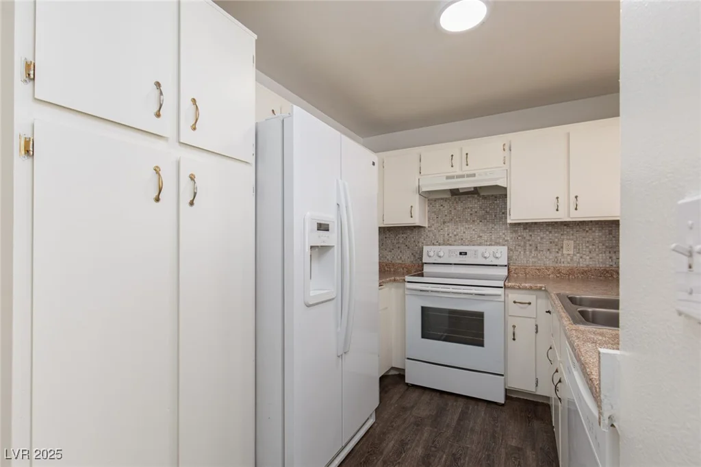 5523 Orchard, Las Vegas, NV 89110