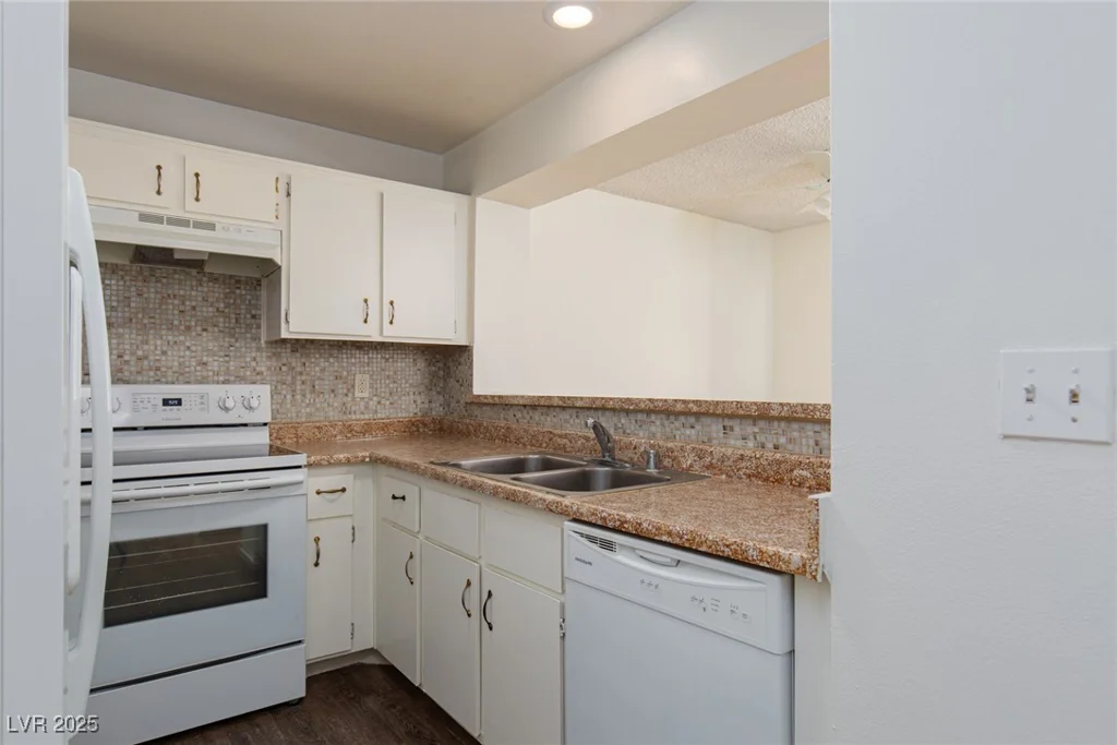 5523 Orchard, Las Vegas, NV 89110