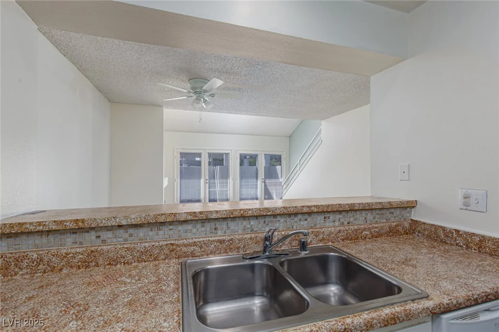 5523 Orchard, Las Vegas, NV 89110