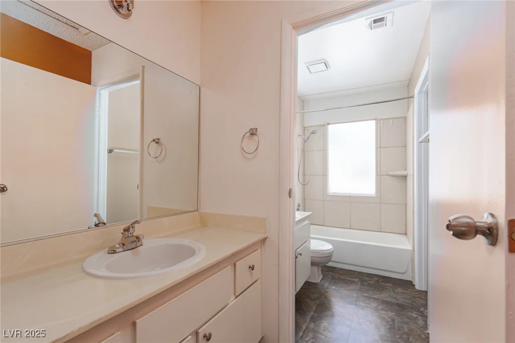 5523 Orchard, Las Vegas, NV 89110