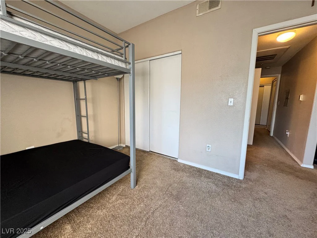 5750 Hacienda, Las Vegas, NV 89122