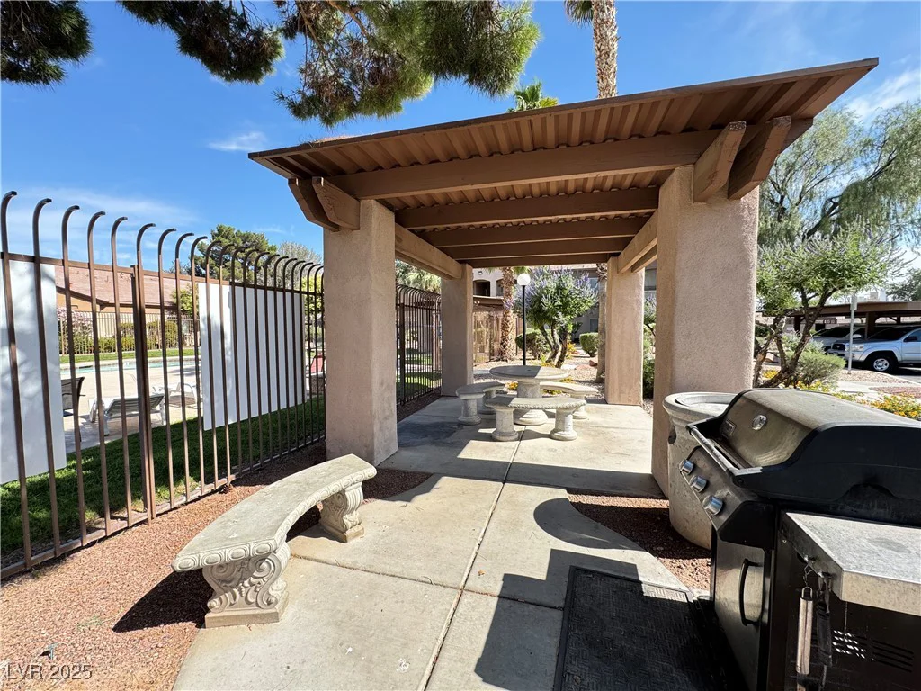 5750 Hacienda, Las Vegas, NV 89122
