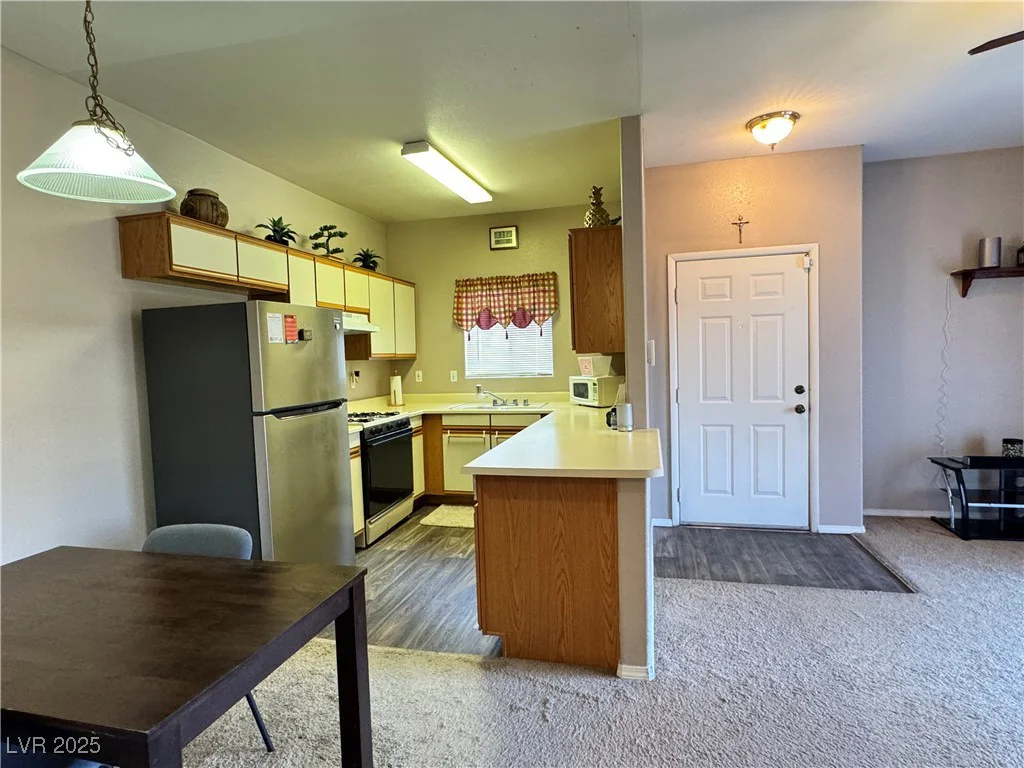 5750 Hacienda, Las Vegas, NV 89122