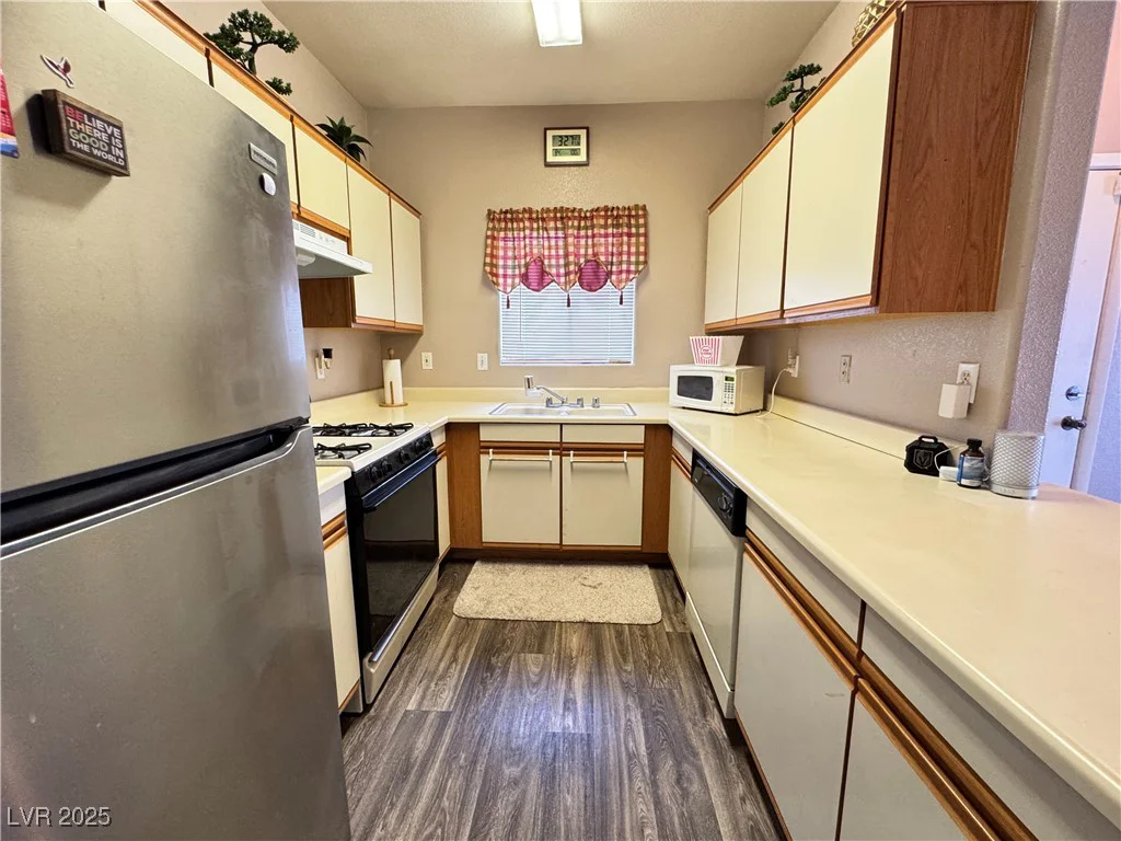 5750 Hacienda, Las Vegas, NV 89122