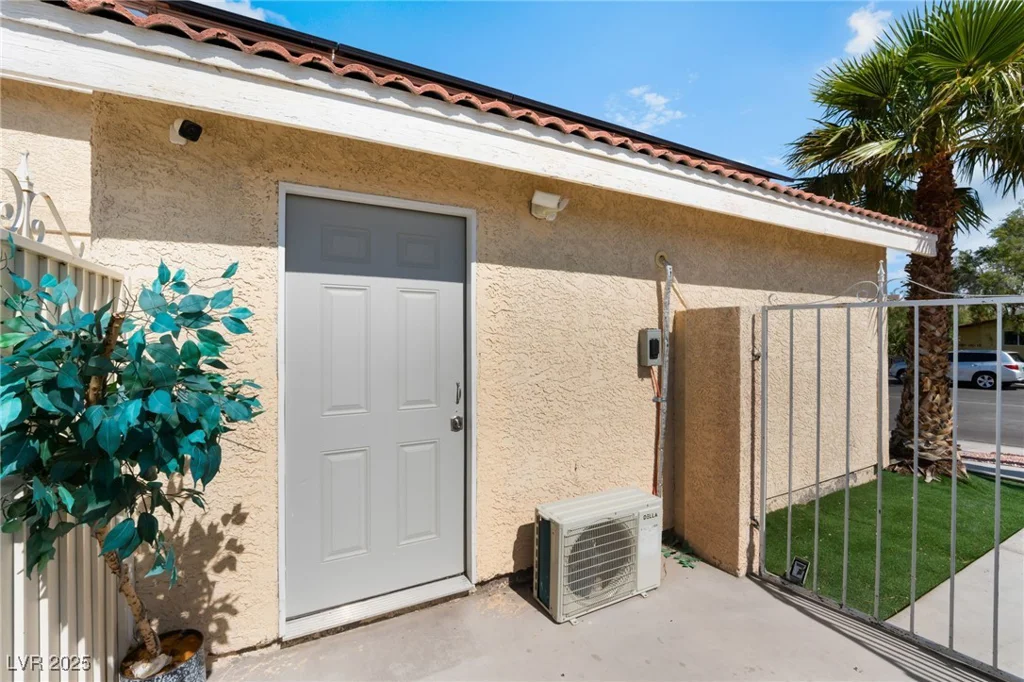 5516 Cory, Las Vegas, NV 89107