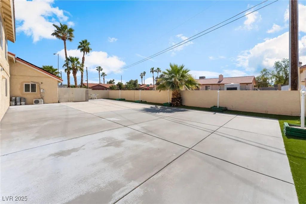 5516 Cory, Las Vegas, NV 89107