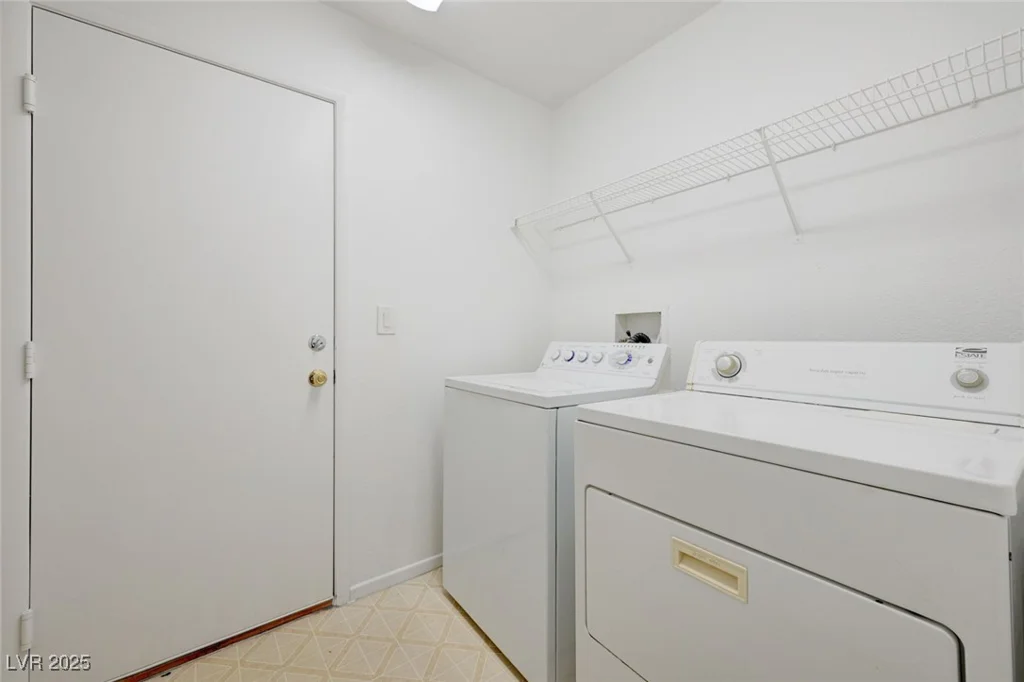 7464 Edgecove, Las Vegas, NV 89139