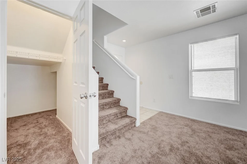7464 Edgecove, Las Vegas, NV 89139
