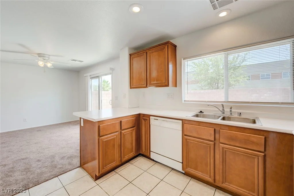 7464 Edgecove, Las Vegas, NV 89139