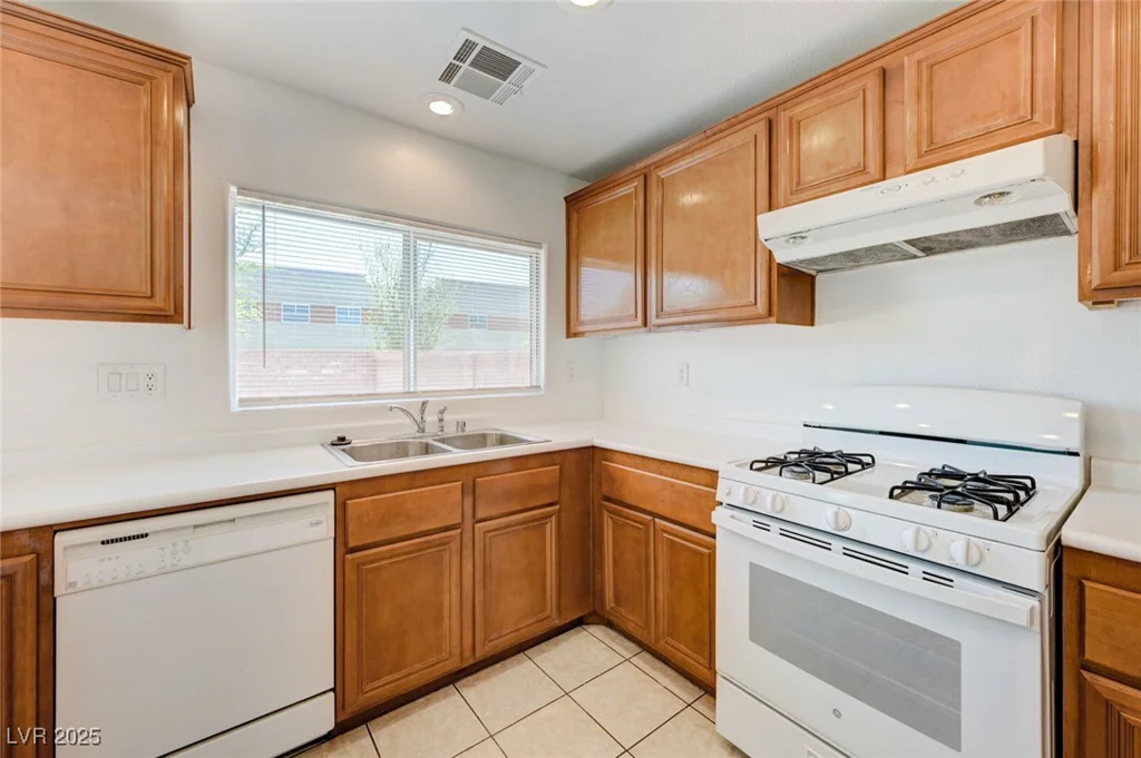 7464 Edgecove, Las Vegas, NV 89139