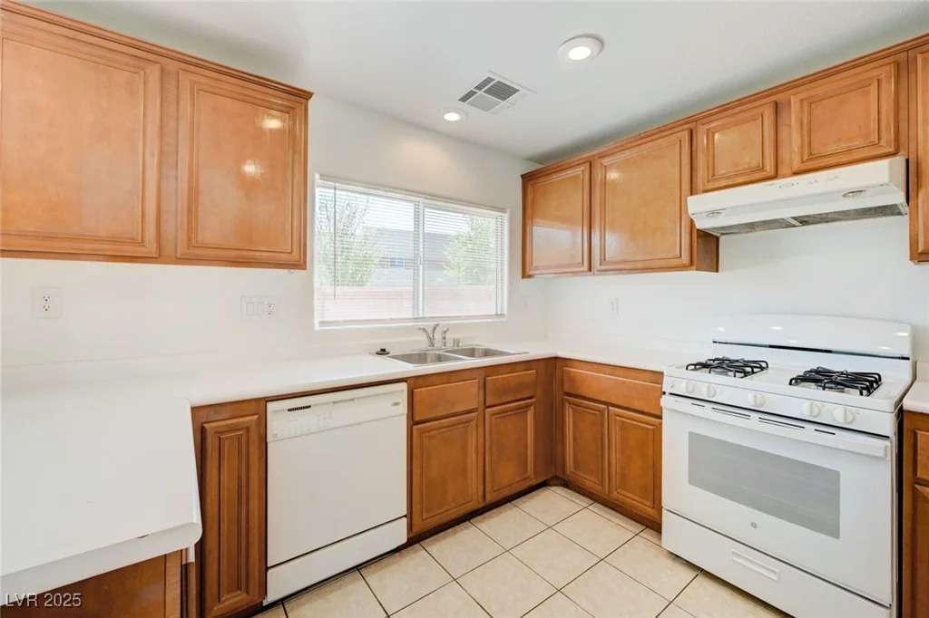 7464 Edgecove, Las Vegas, NV 89139