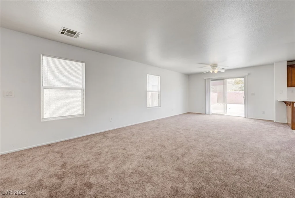 7464 Edgecove, Las Vegas, NV 89139