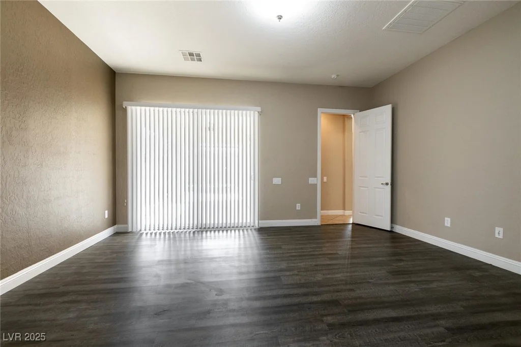 6929 Homing Pigeon, North Las Vegas, NV 89084