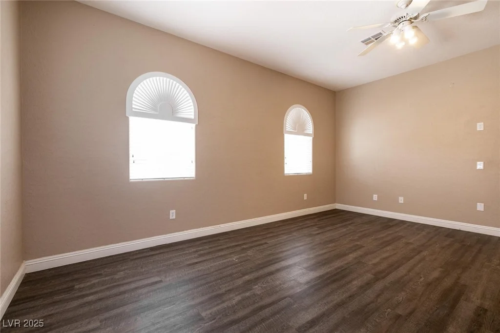 6929 Homing Pigeon, North Las Vegas, NV 89084