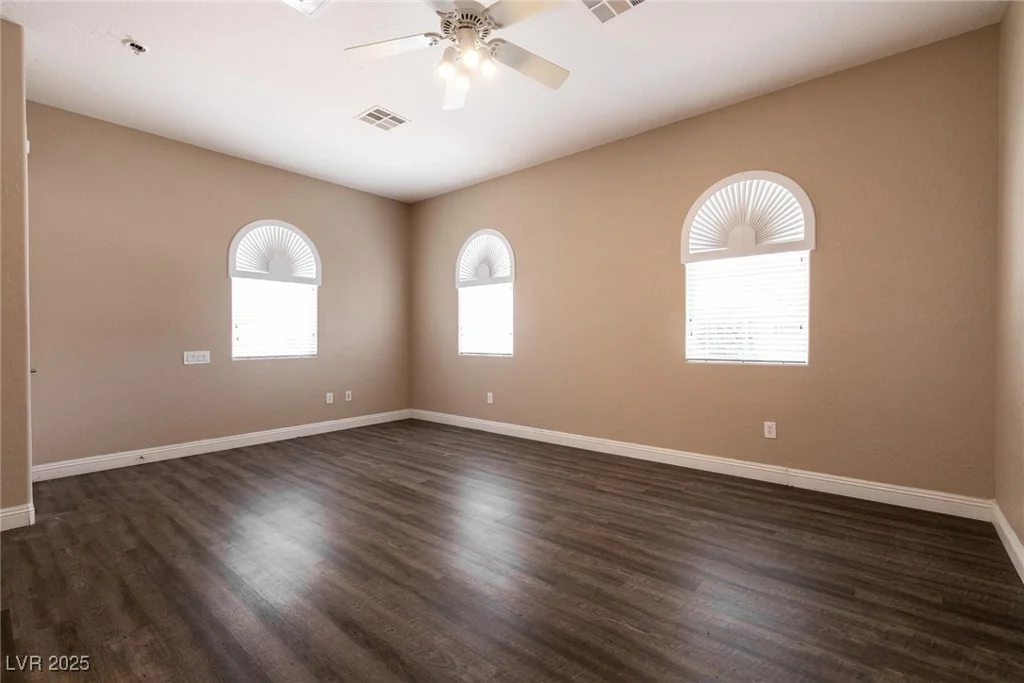 6929 Homing Pigeon, North Las Vegas, NV 89084
