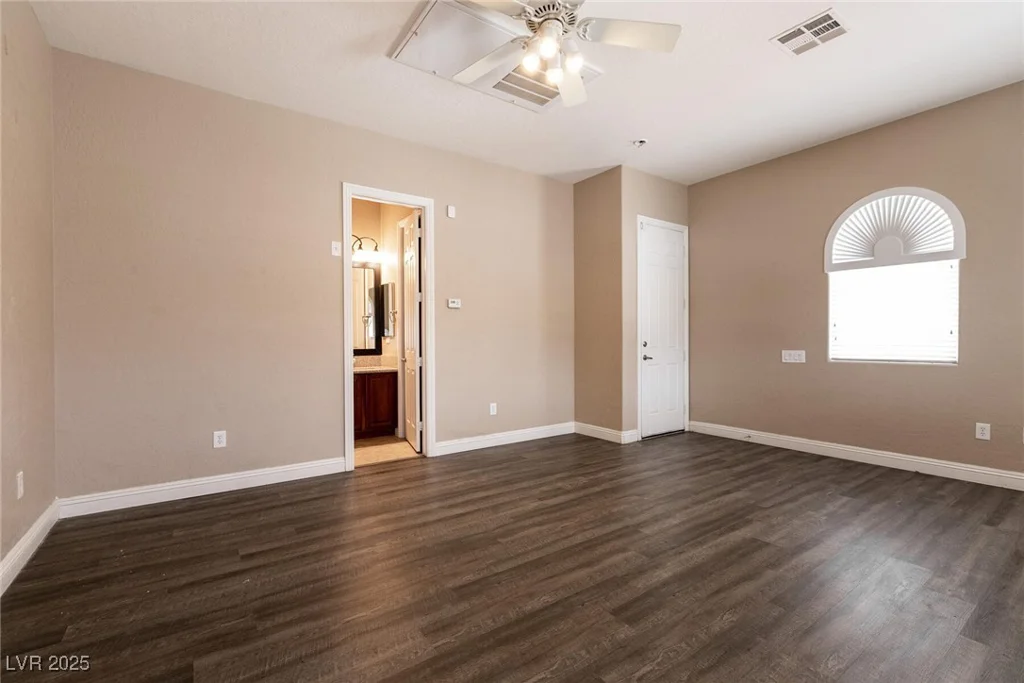 6929 Homing Pigeon, North Las Vegas, NV 89084