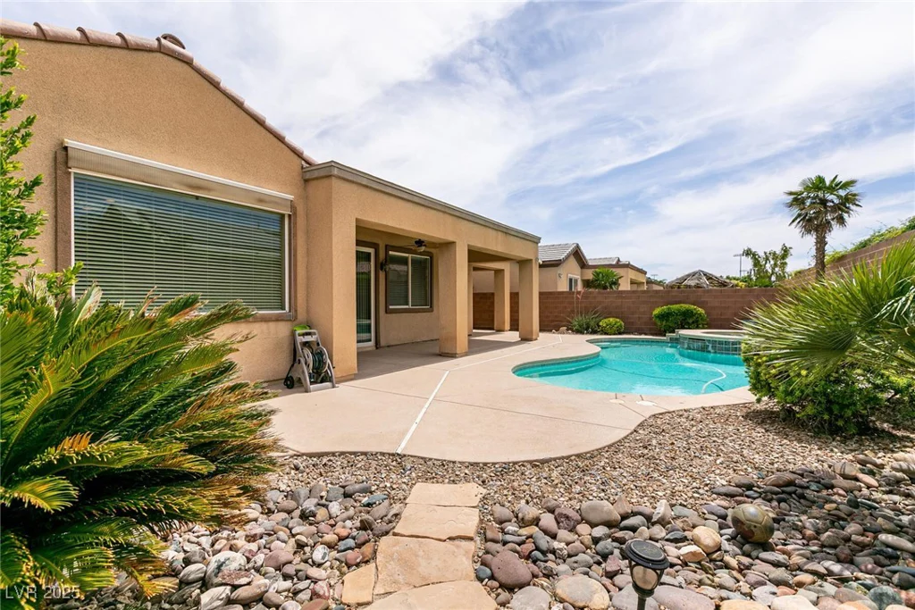 6929 Homing Pigeon, North Las Vegas, NV 89084