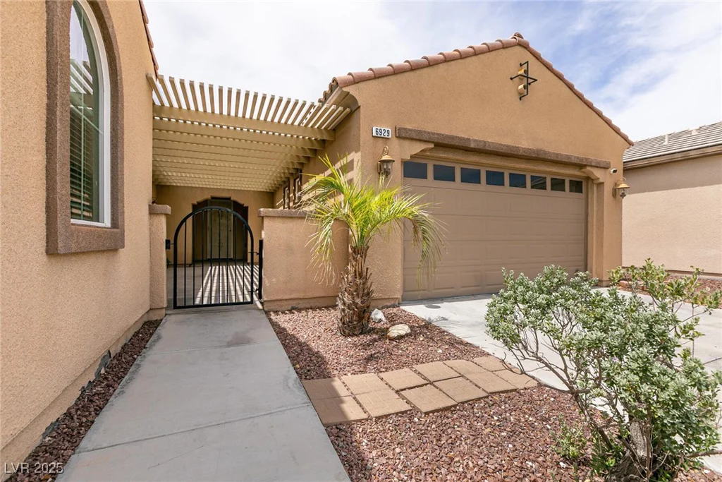 6929 Homing Pigeon, North Las Vegas, NV 89084