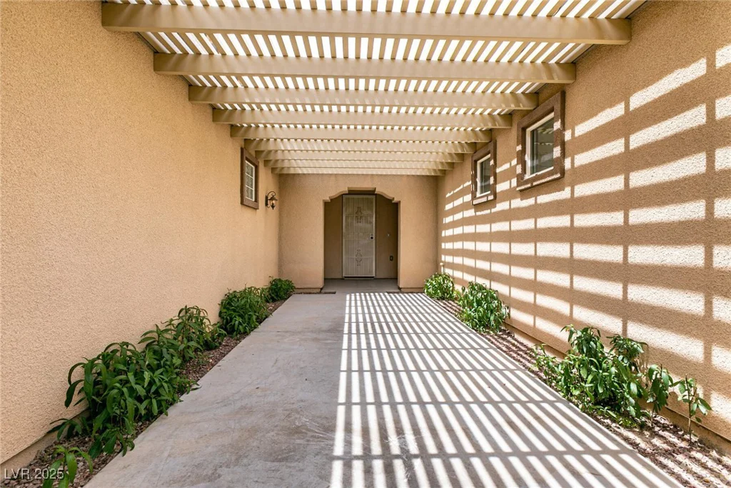 6929 Homing Pigeon, North Las Vegas, NV 89084